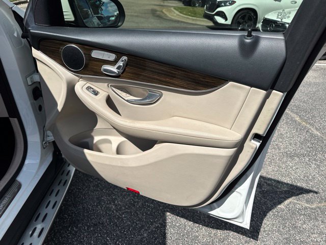 Used 2022 Mercedes-Benz GLC 300 w/ Multimedia Package Lite image 19
