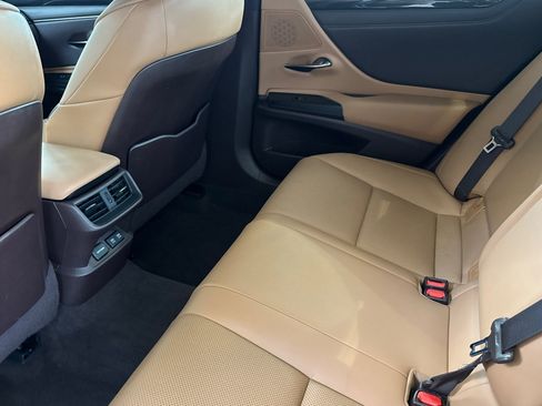 Certified 2021 Lexus ES 300h w/ Accessory Package 2 FWD image 15