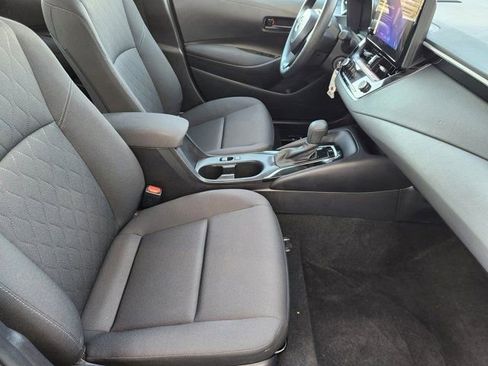 Used 2025 Toyota Corolla LE image 18