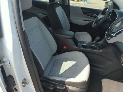 Used 2021 Chevrolet Equinox LS FWD image 33