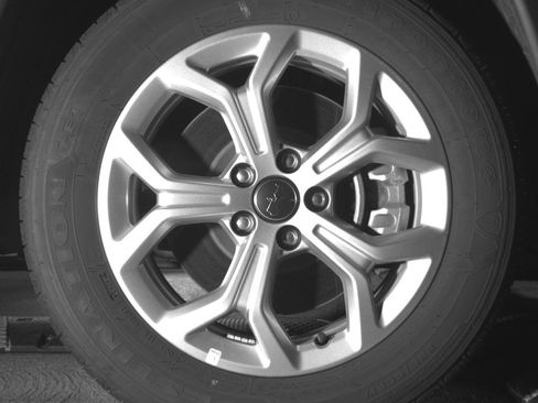 Used 2025 Jeep Compass Latitude AWD/4WD image 13