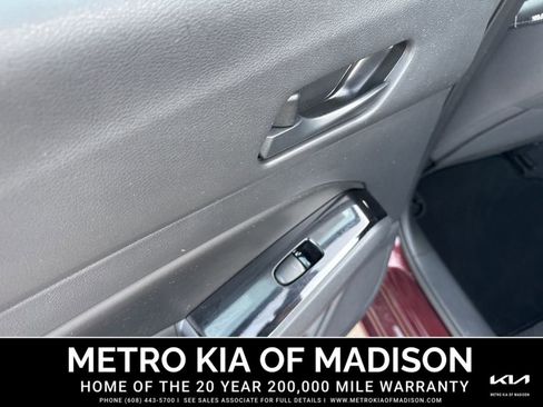 Used 2023 Nissan Altima 2.5 SV FWD image 18