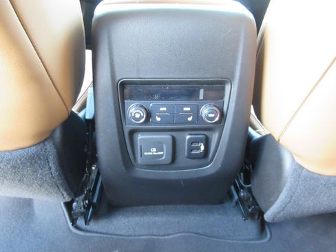 Used 2018 Buick Enclave Premium FWD image 30
