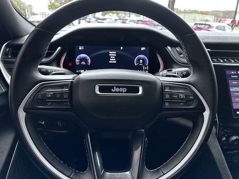 Used 2021 Jeep Grand Cherokee L Laredo image 19