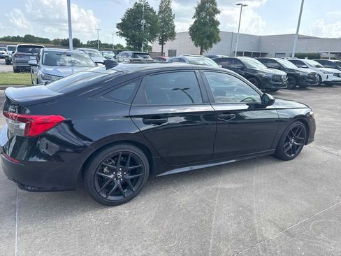 Used 2023 Honda Civic Sport image 4