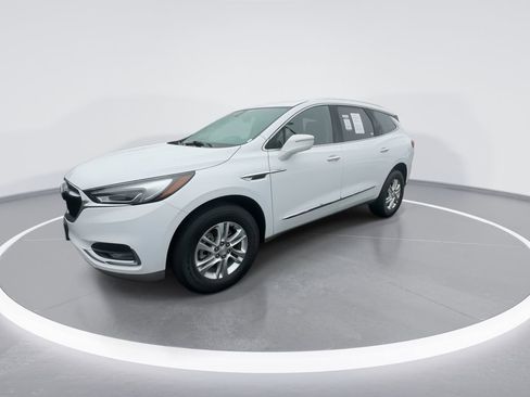 Used 2021 Buick Enclave Essence image 4