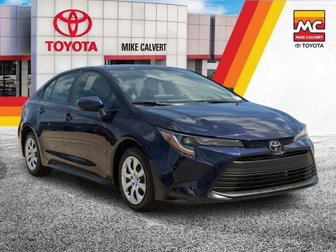 Used 2025 Toyota Corolla LE FWD image 7