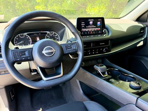 Used 2023 Nissan Rogue S AWD/4WD image 37
