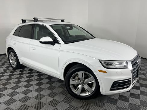 Used 2018 Audi Q5 Premium Plus w/ Premium Plus Package image 2