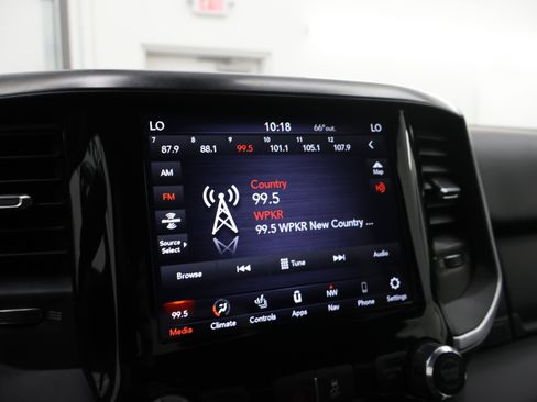 Used 2021 RAM 2500 Big Horn w/ Night Edition AWD/4WD image 48