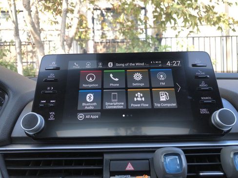 Used 2020 Honda Accord Touring image 28