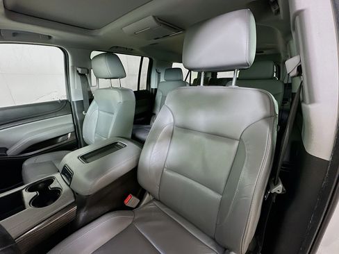 Used 2019 Chevrolet Suburban LT image 21