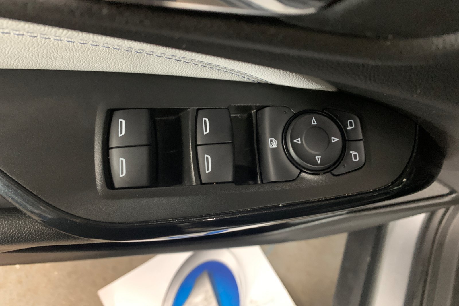 Used 2025 Chevrolet Trax LT w/ LT Convenience Package FWD image 12