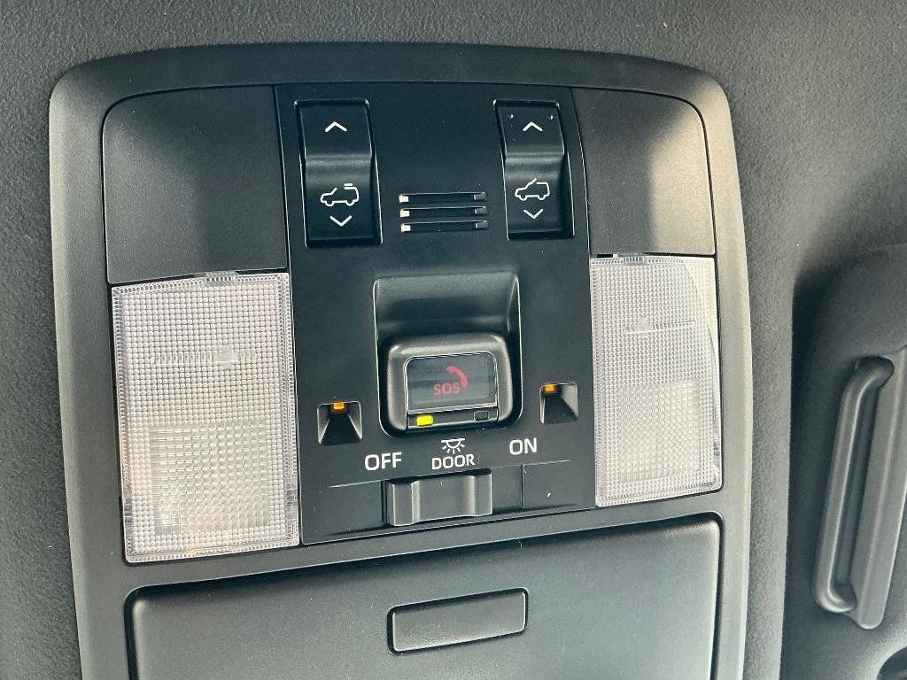 Used 2022 Lexus GX 460 Premium w/ Premium Package AWD/4WD image 20