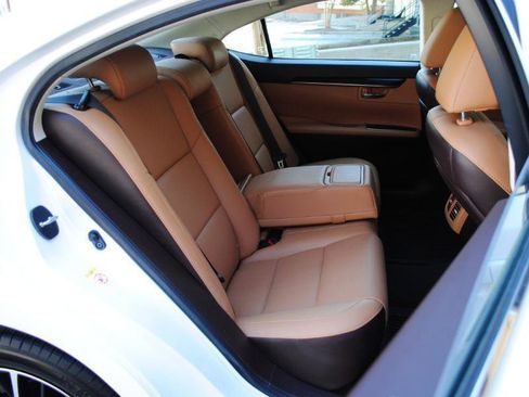 Used 2017 Lexus ES 350 Premium w/ Navigation System Package image 11