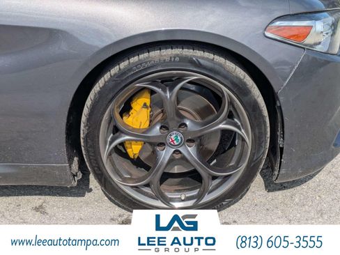 Used 2017 Alfa Romeo Giulia Ti w/ TI 19" Sport Package RWD image 10