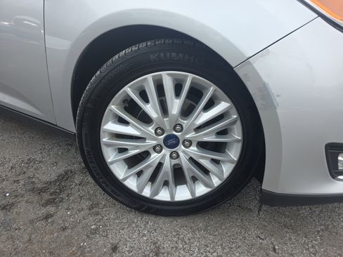 Certified 2018 Ford Focus Titanium image 10