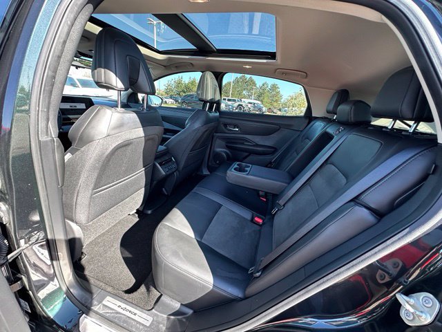 Used 2024 Nissan Ariya AWD image 15
