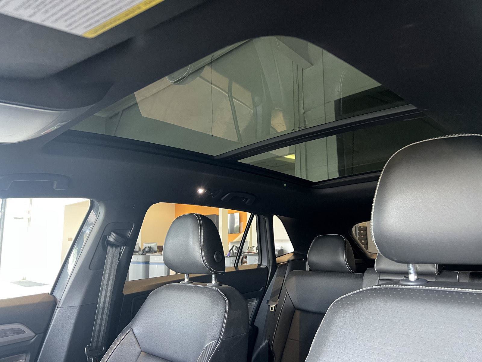 Used 2021 Volkswagen Atlas Cross Sport SE w/ Panoramic Sunroof Package AWD/4WD image 18