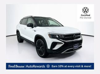 Certified 2023 Volkswagen Taos SE w/ Panoramic Sunroof Package AWD/4WD video 1