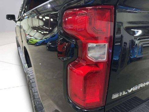 Used 2021 Chevrolet Silverado 1500 High Country w/ Z71 Off-Road Package AWD/4WD image 12