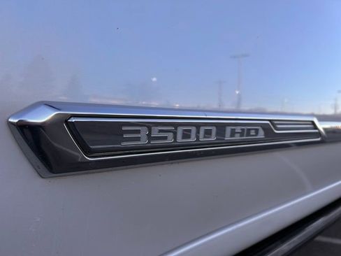 Used 2024 Chevrolet Silverado 3500 High Country w/ High Country Premium Package image 11