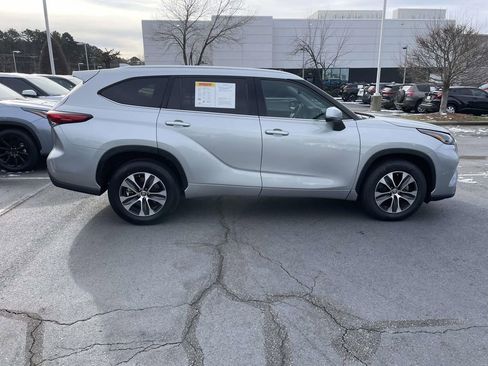 Used 2019 Toyota Highlander Plus image 11