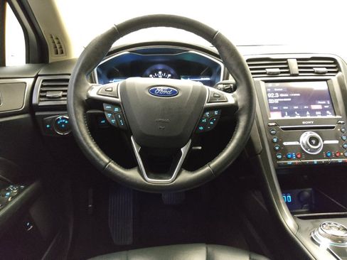 Used 2019 Ford Fusion Energi Titanium image 22