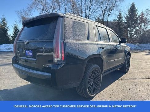 Used 2019 Cadillac Escalade Premium Luxury image 3