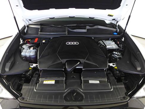 Used 2023 Audi Q8 Premium Plus w/ Premium Plus Package AWD/4WD image 6