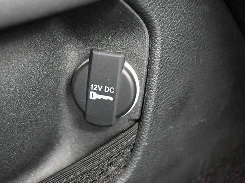 Used 2017 Dodge Challenger SXT image 16