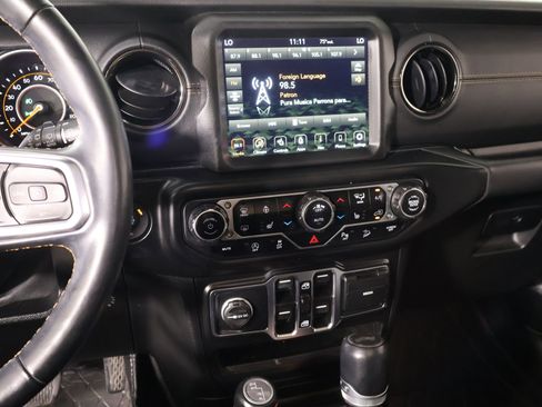 Used 2021 Jeep Wrangler Unlimited Sahara AWD/4WD image 5