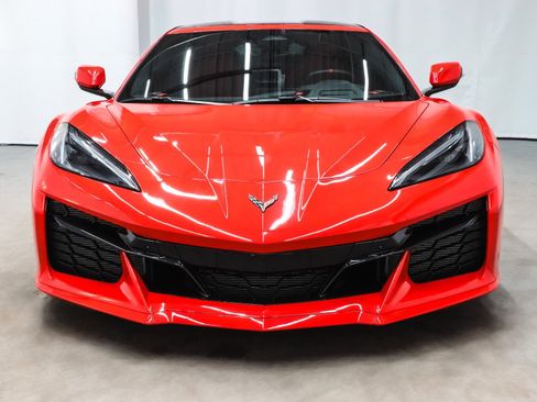 Used 2025 Chevrolet Corvette Z06 w/ Battery Protection Package image 2