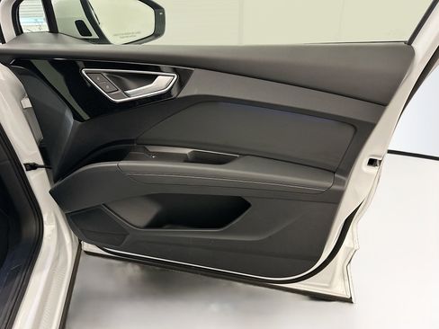 Used 2024 Audi Q4 e-tron Premium w/ Convenience Package AWD/4WD image 34