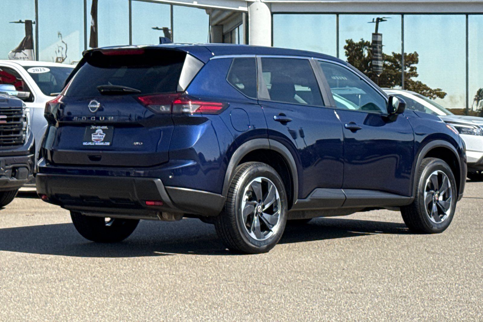 Certified 2025 Nissan Rogue SV AWD/4WD image 5