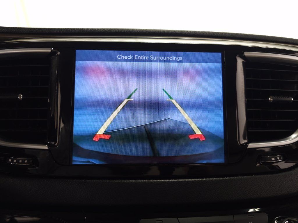Used 2017 Chrysler Pacifica Touring-L Plus w/ Tire & Wheel Group FWD image 23