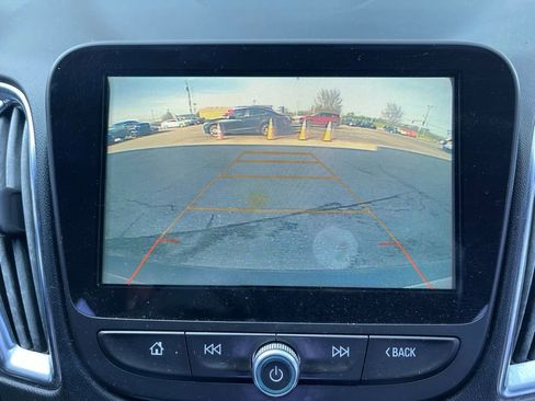 Used 2018 Chevrolet Malibu LT w/ Redline Edition image 9