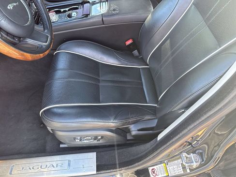 Used 2018 Jaguar XJ R-Sport RWD image 11