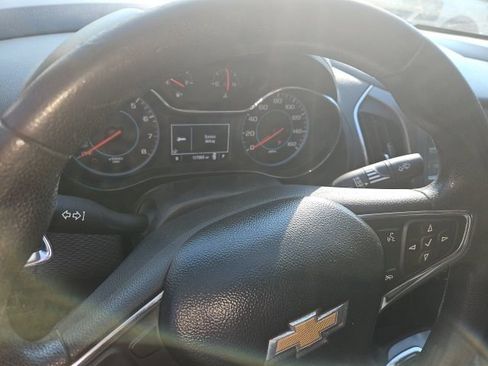 Used 2017 Chevrolet Cruze LT FWD image 5