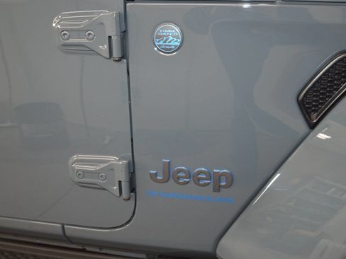 Used 2025 Jeep Wrangler Unlimited Sahara image 5