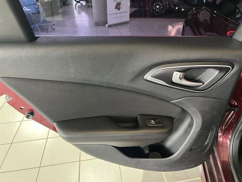 Used 2015 Chrysler 200 Limited w/ Convenience Group image 14