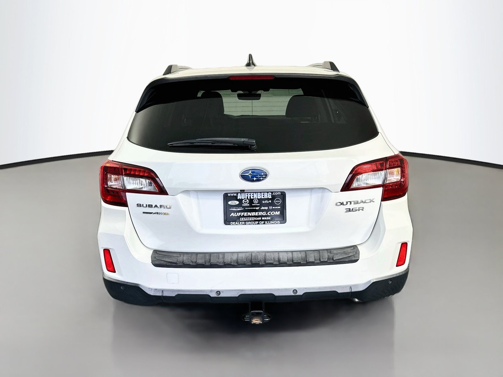 Used 2017 Subaru Outback 3.6R Touring w/ Popular Package #5A AWD/4WD image 6