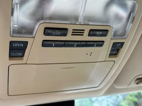 Used 2019 Toyota Highlander XLE FWD image 36