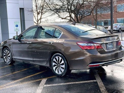 Used 2017 Honda Accord Base image 13
