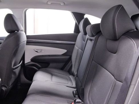 Used 2023 Hyundai Tucson SE image 17