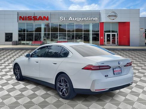 Used 2026 BMW 530i xDrive AWD/4WD image 4