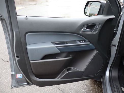 Used 2022 Chevrolet Colorado Z71 w/ Safety Package AWD/4WD image 11