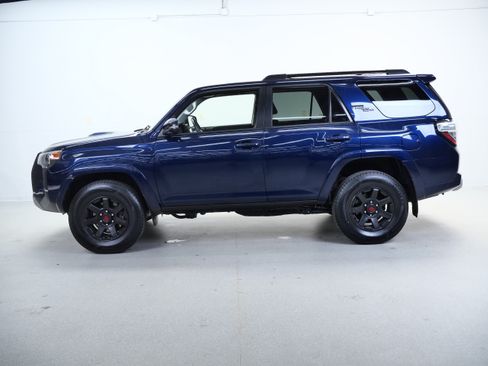 Used 2022 Toyota 4Runner TRD Off-Road Premium AWD/4WD image 8