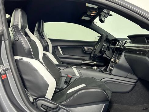 Used 2021 Ford Mustang Shelby GT500 w/ Technology Package RWD image 12