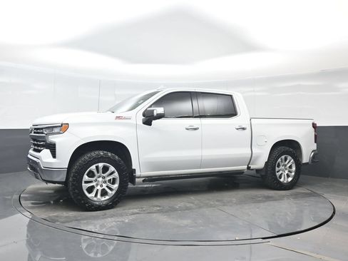 Used 2022 Chevrolet Silverado 1500 LTZ w/ LTZ Premium Package AWD/4WD image 2